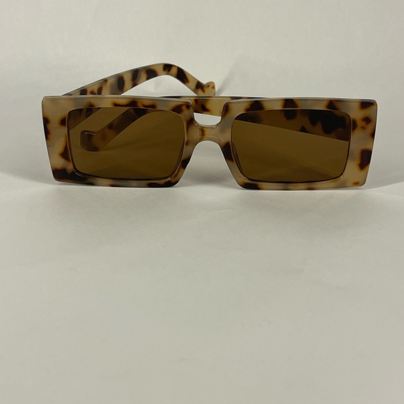 Leopard Pattern Rectangular Sunglasses - Picture 2 of 5